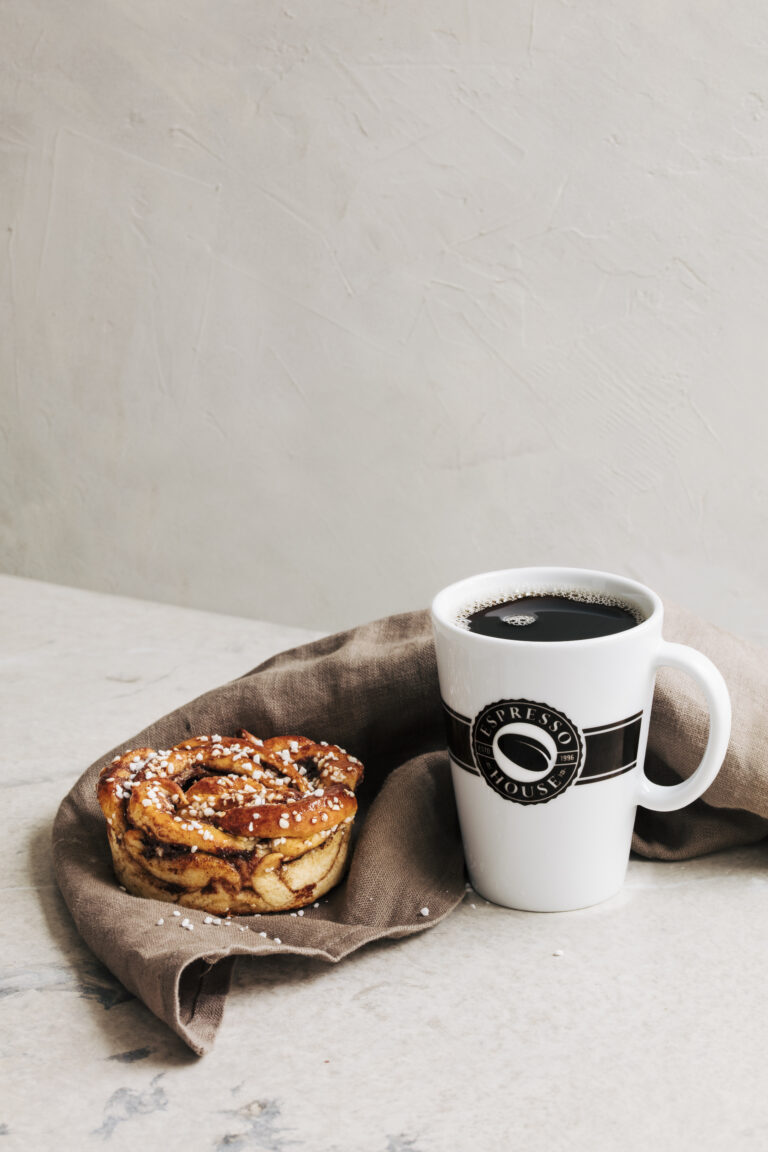 COFFEE_CINNAMON_BUN_PORTRAIT